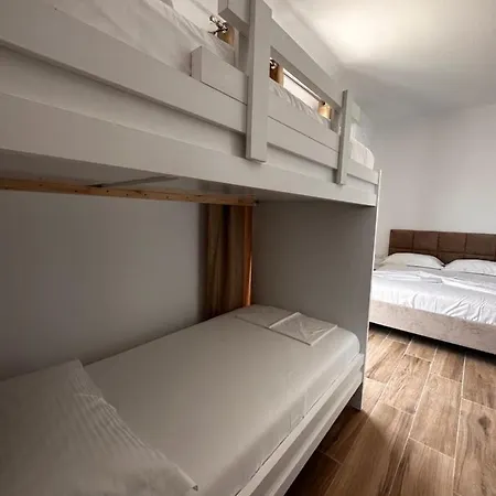 Belle Vue Apartment *